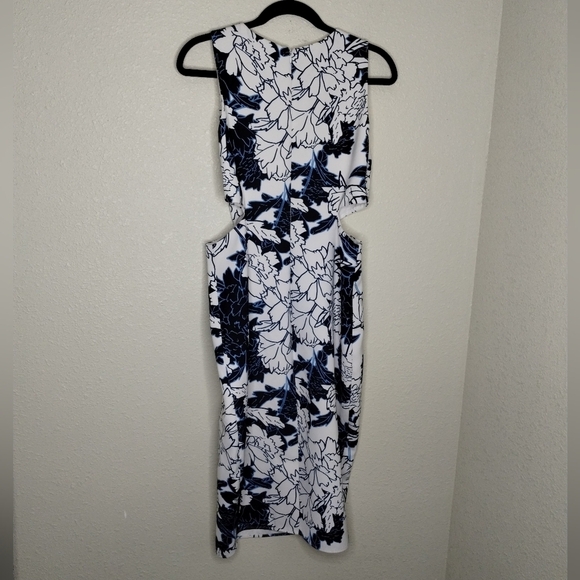 YUMI KIM Floral Showtime Dress Blue and White Size Large - Picture 5 of 8